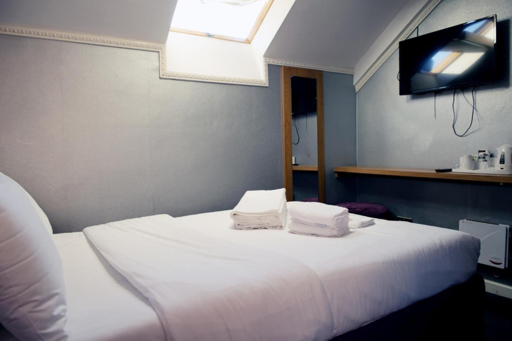 Hotels 24-7 - The Old Victoria Hotel Newport  Esterno foto