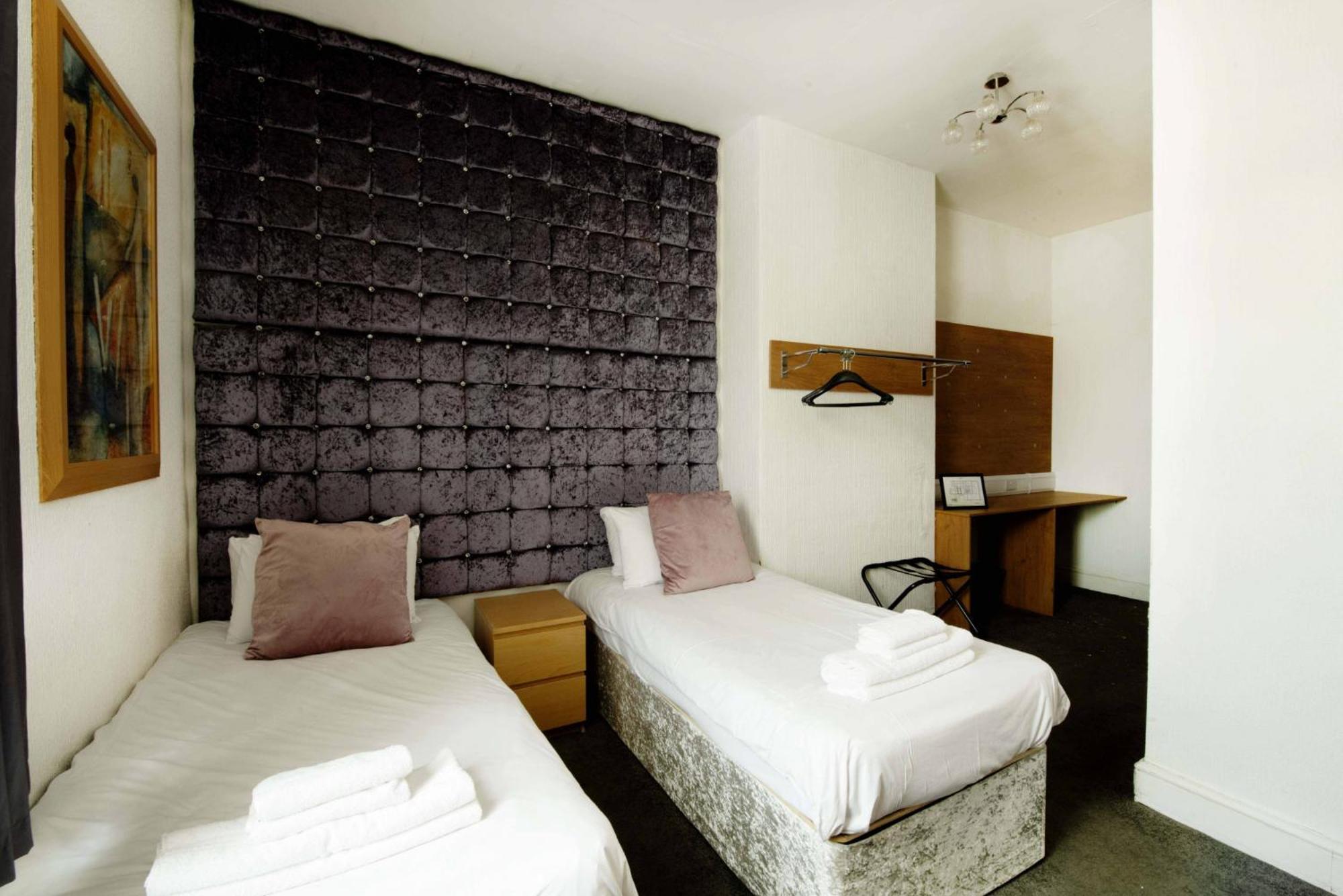 Hotels 24-7 - The Old Victoria Hotel Newport  Esterno foto